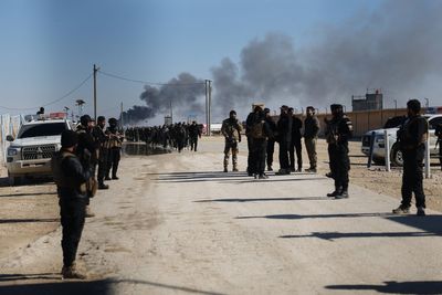 First 150 Islamic State detainees transferred from Syria to Iraq by US military