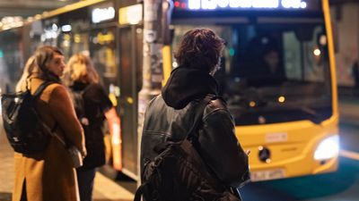 East Coast bus hijacked by driver. Then he tells passengers they’re on the wrong bus, and drives to the wrong destination
