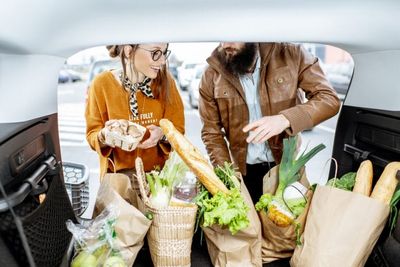 Free Grocery Pickup for Large Orders Is Returning