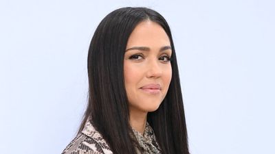 Jessica Alba Knows the Secret to a Cozy Living Space: A Strategic Use of Textures – Not Colors