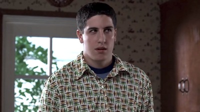 American Pie’s Jason Biggs Finally Spoke To His Son About That NSFW Pie Scene (And I’m Laughing And Cringing)