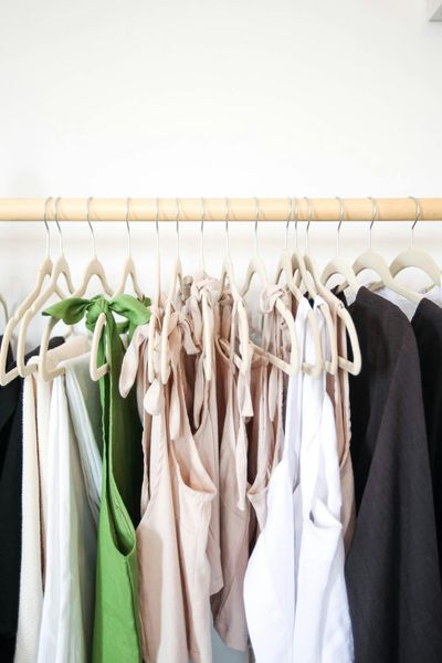 The Capsule Wardrobe for Moms Guide to Stress-Free Style and Smarter Wardrobe Planning