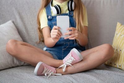 Signs your child is addicted to social media – as Lords back ban