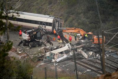 La Liga to honour victims of train crash tragedies in Spain