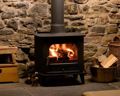 New wood-burning stoves to carry health warnings in UK plan