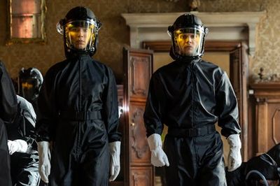 Hulu Just Quietly Released The Most Ridiculous Sci-Fi Show Of The Year