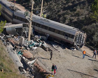 Spanish train drivers call three-day strike after deadly railway crashes