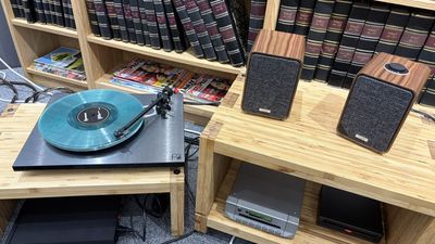 Attention all vinyl fans, we have three new recommended speakers to make your turntable shine