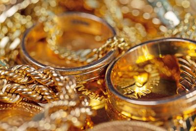 All that glitters: strong online gold sales help deliver festive retail rebound