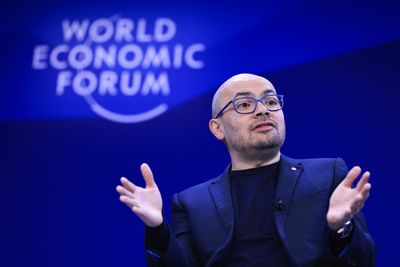 AI luminaries at Davos clash over how close human level intelligence really is