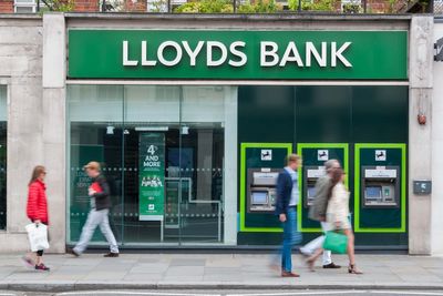 Lloyds set to see annual profits rise despite motor finance hit