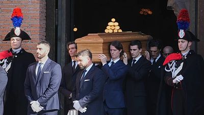 Stars and public say final goodbye to 'last emperor' of fashion Valentino at Rome funeral