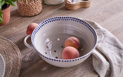 8 aesthetic colanders that will make you actually want to wash your veggies
