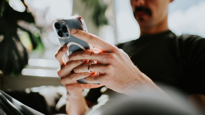 'Earthquake on a chip' uses 'phonon' lasers to make mobile devices more efficient