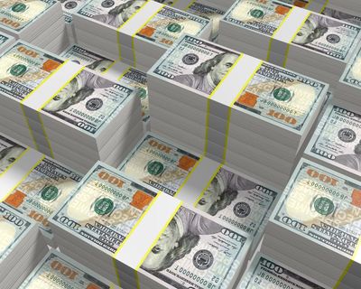 Everybody Loves Our Dollars by Oliver Bullough review – a jaw-dropping exposé of money laundering