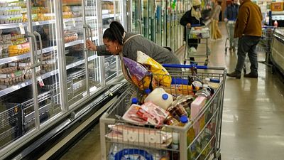 United States: Empty shelves as shoppers race to stock up before winter storm