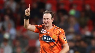 Scorchers veteran Paris in desperate bid for BBL final