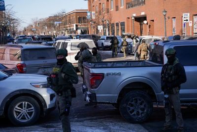 Minneapolis: 37-year-old US citizen shot and killed by federal agents