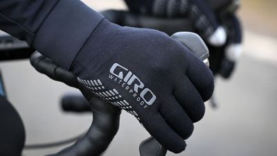 Giro Xnetic H2O Gloves review: look basic, perform brilliantly