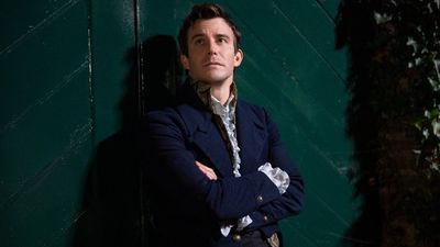 How Benedict Differs From Bridgerton's Other Male Leads, According To Luke Thompson