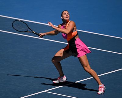 Alcaraz beats Paul and Sabalenka defeats brave Mboko as top seeds march into quarter-finals – as it happened