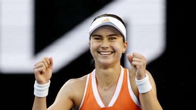 US teen steamrolls to Open showdown with Sabalenka