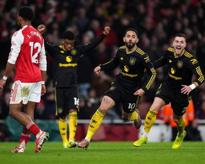 Cunha’s stunner earns Manchester United thrilling late win at Arsenal