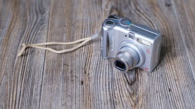 I found an old compact camera in the closet. When I powered it on, I started crying. This 20-year-old point-and-shoot taught me a lesson on grief