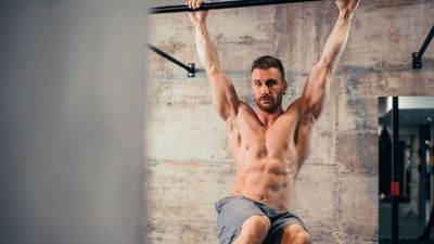 This one bodyweight exercise builds serious core strength and improves grip — trust me, I’ve been using it for weeks