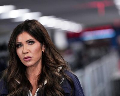 Trump officials continue to push lies after fatal shooting of Alex Pretti