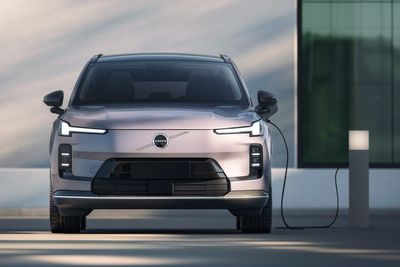 Volvo promises more plug-in hybrids while its XC60 lives on