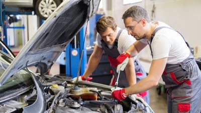 I’m a Mechanic: The One Oil Change Mistake That Ruins Engines