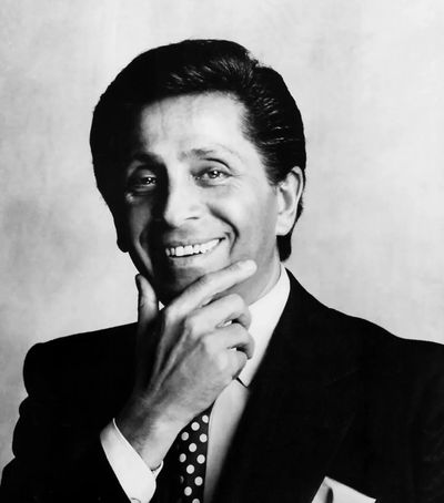 Valentino's Final Goodbye: Fashion Industry Tributes and Paris Fashion Week Honors