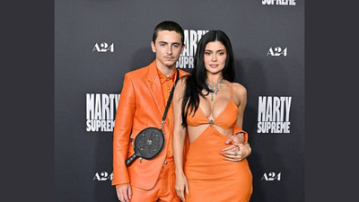 Kylie Jenner Reportedly Using 'Calculating' Hand Signals To Keep Timothée Chalamet Focused