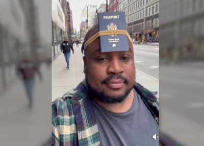 'Minnesota's New Headwear': Man Tapes US Passport to Forehead to Avoid ICE Detention