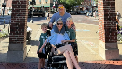 Influencer Sara Bennett's Husband Reveals Subtle Hand Symptom That Preceded ALS Diagnosis