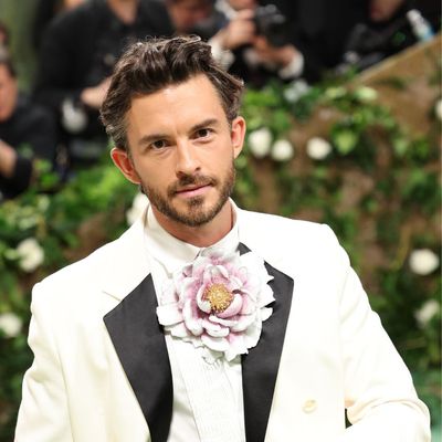 Jonathan Bailey’s Surprising Admission About Filming Bridgerton Is Going Viral