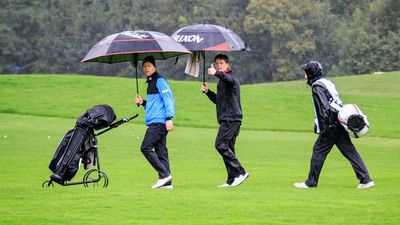 Debate: Can You Ever Enjoy Playing Golf In The Rain?