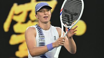 Swiatek faces torrid Open test against familiar foe