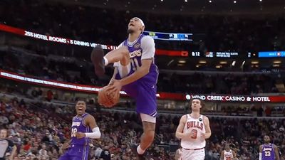 Luka Dončić Couldn’t Believe Jaxson Hayes’s Between-the-Legs Slam in Lakers-Bulls
