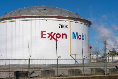 Are Wall Street Analysts Bullish on Exxon Mobil Stock?