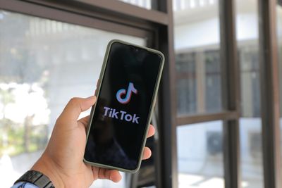 TikTok's New US Venture Off to Shaky Start as Uninstalls Rise to 150%