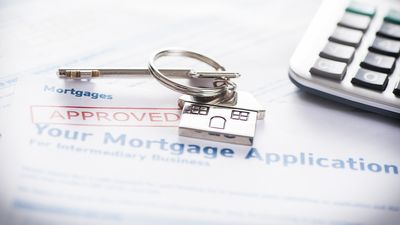 Mortgage Rates Are Falling — Is Now the Time To Buy?