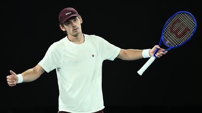 De Minaur outclassed by ruthless Alcaraz in AO defeat