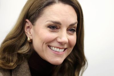 ‘Can you hear the sea?’ Kate shows shell trick to girl at family trauma centre