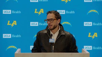 Mike McDaniel 'Geeked' to Be Working With Justin Herbert After Joining Chargers