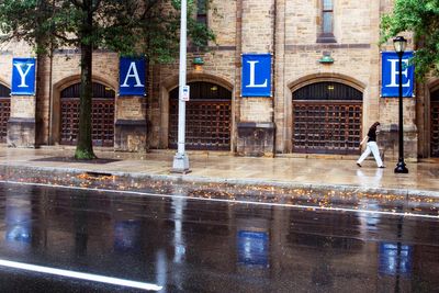 Yale to waive all costs for new undergraduates from families earning less than $100,000
