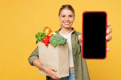 8 Apps That Help You Compare Grocery Prices in Real Time