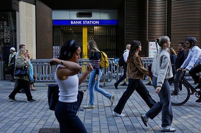 London jobs crisis: Unemployment among young people hits a nine-year high