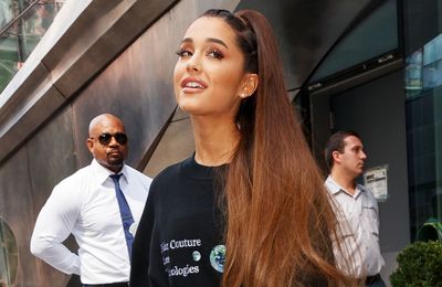 Ariana Grande 'hid' in baggy clothes